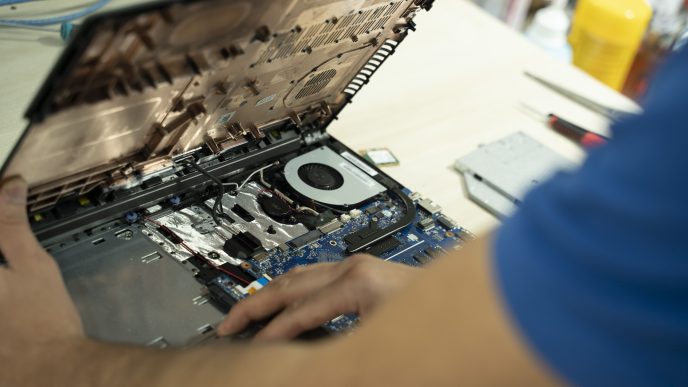 Informàtica i Més reabre su taller en Vilafranca del Penedès para reforzar su marca y ampliar servicios ante la demanda de la inteligencia artificial