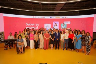 Fundación ONCE cumple el objetivo del proyecto Esenciales en España tras formar en digitalización a más de 17.000 personas con discapacidad