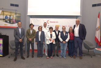 La Cámara de Comercio de Gijón y Fernando Romay, a los desempleados +45: Tenemos que reinventarnos”