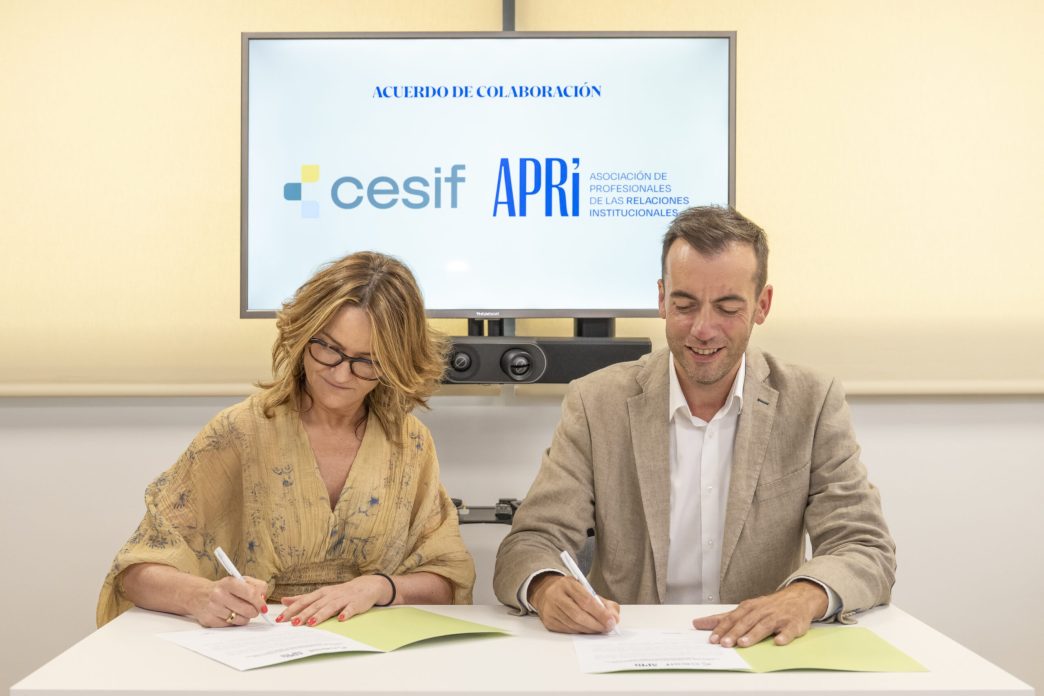 Cesif y APRI firman un acuerdo estratégico para impulsar la excelencia en los Asuntos Públicos en la industria farmacéutica