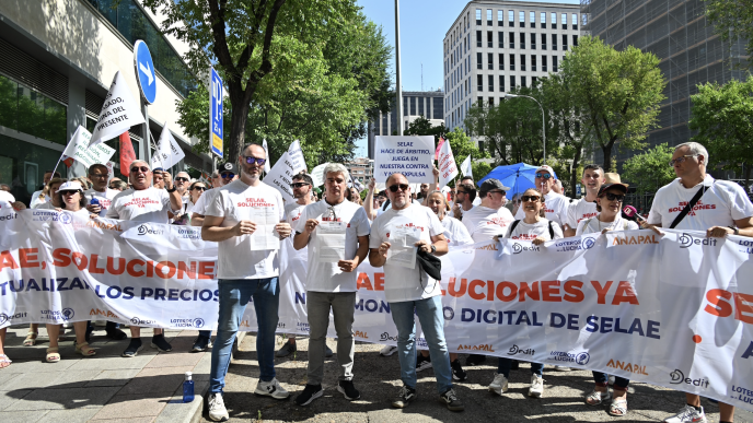 Las administraciones de lotería reclaman al Gobierno una regulación urgente de la comercialización online y una revisión urgente del modelo económico de la red de ventas