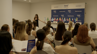 La especialización en psicología atrae a España a alumnos de 18 países y eleva al 82% la formación presencial en ISEP