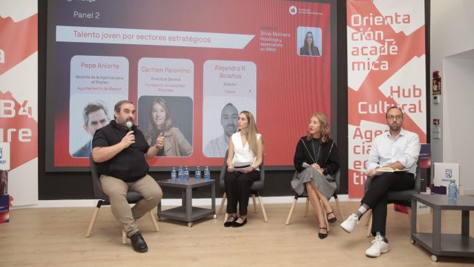El Ayuntamiento de Madrid y la FUE reúnen a grandes empresas y universidades para impulsar la captación y retención de talento joven